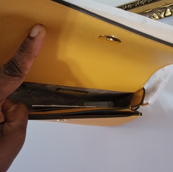 NWT Micheal kors Jet Set Flap crossbody